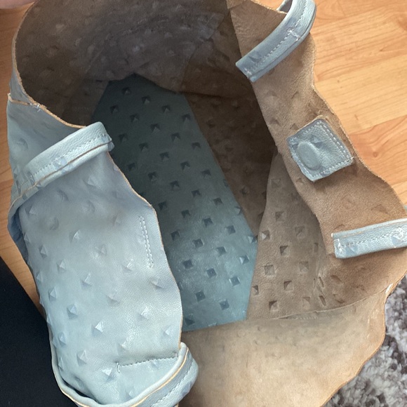 🎉HP🎉 Streets Ahead Charlotte Pyramid Stud Gray Leather Tote - Picture 13 of 15